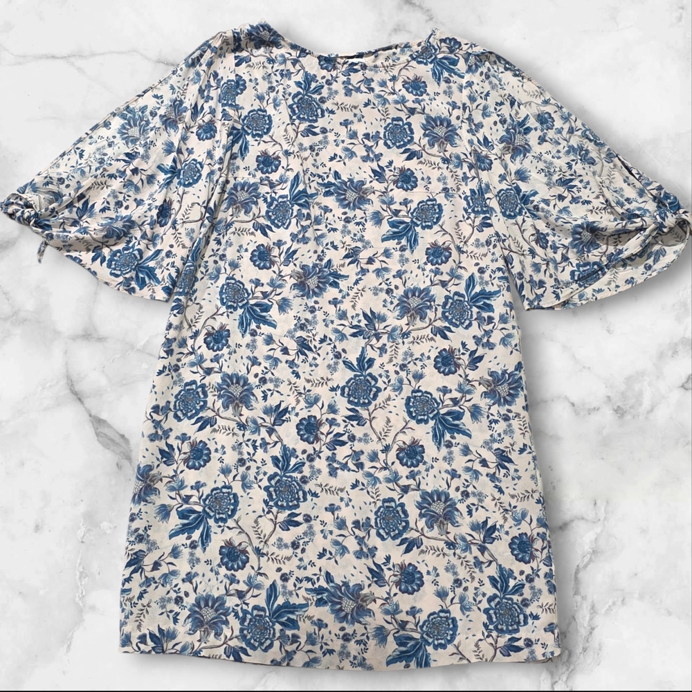 H&M Blue & White Floral Short Sleeve Dress Size 6 Spring Summer Easter  C72
